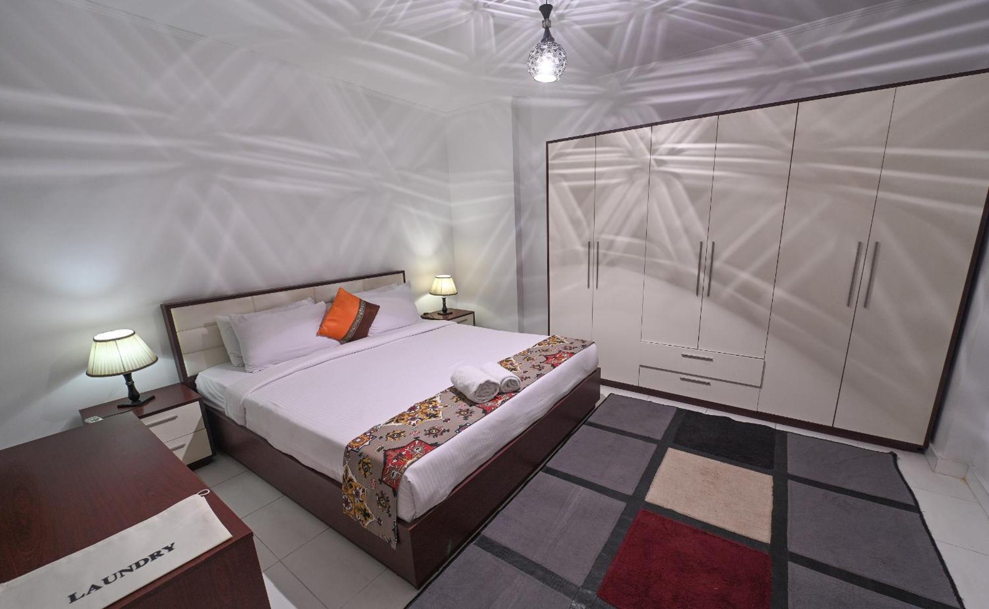 Pyramids Gem Plaza Hotel Kafrat al Jabal Bagian luar foto