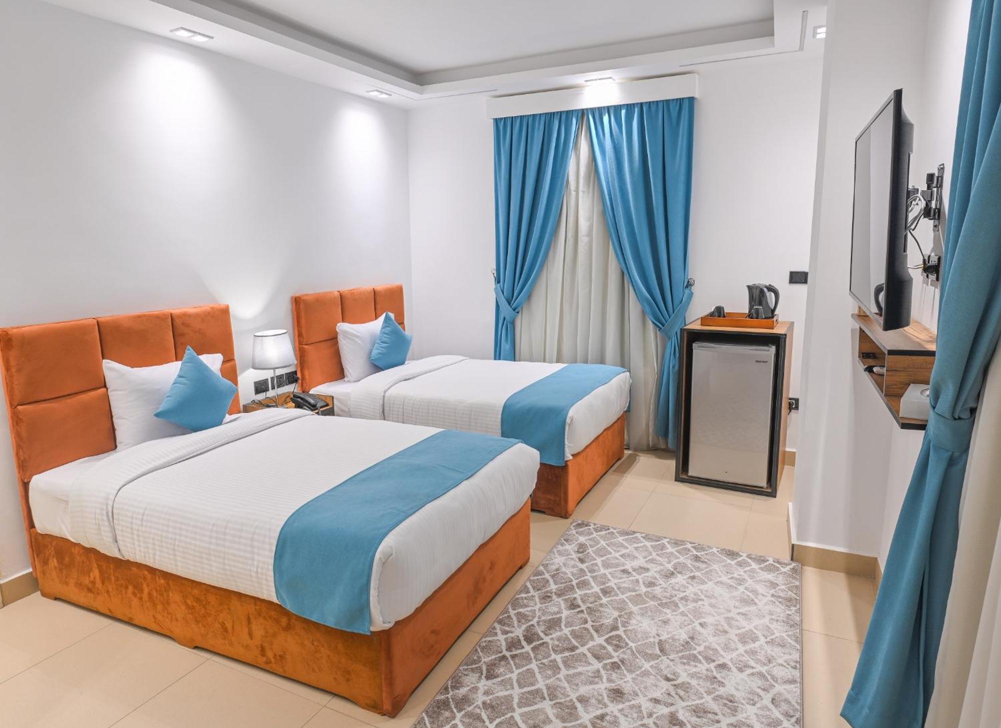Pyramids Gem Plaza Hotel Kafrat al Jabal Bagian luar foto